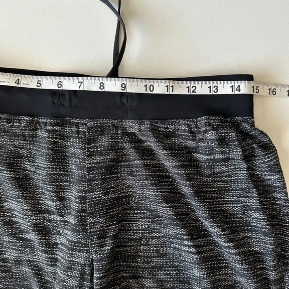 Lululemon T.H.E. Short All Court Texture White Black Stretch Linerless Quick Dry - Picture 6 of 8